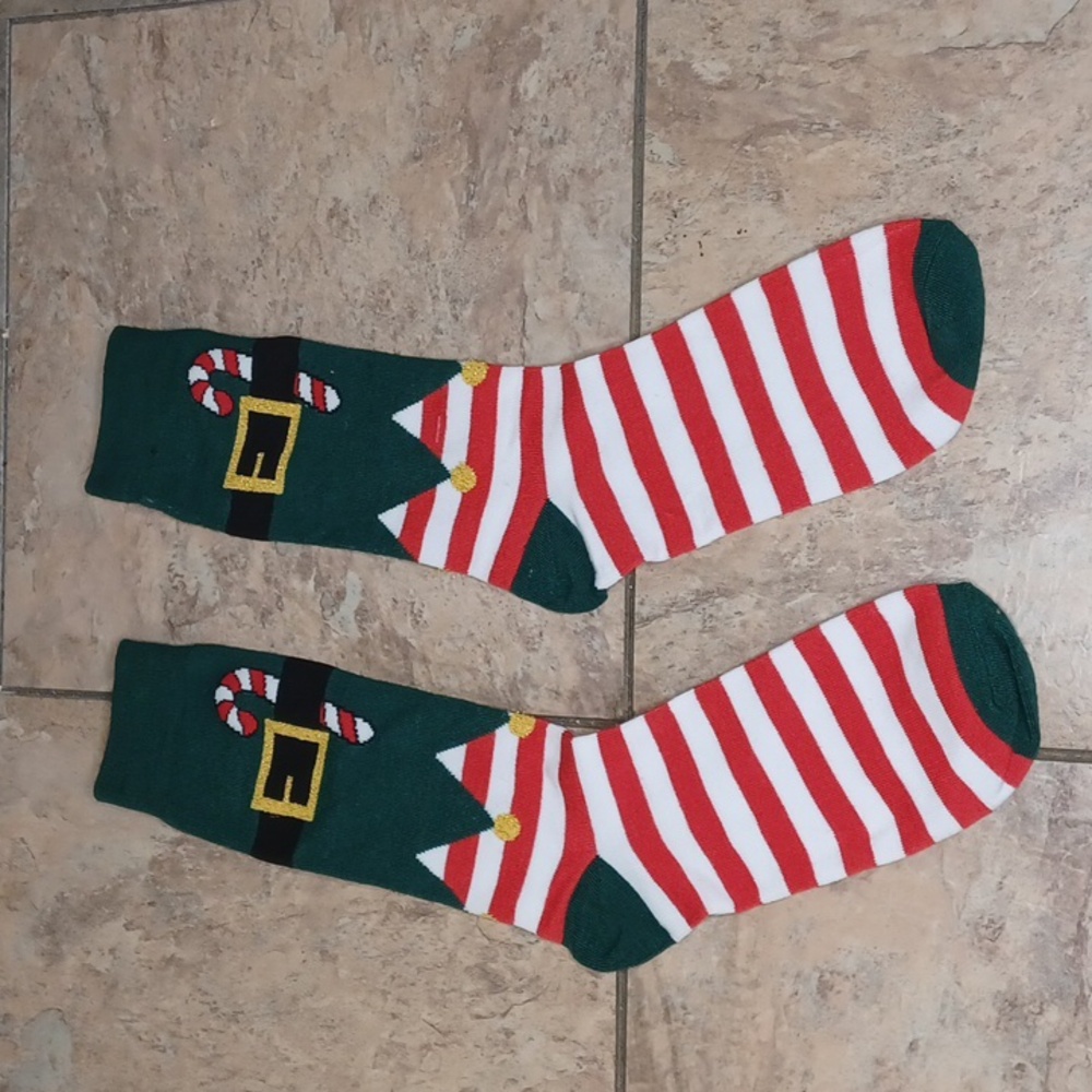 2 pairs of holiday themed socks OS - Picture 6 of 12